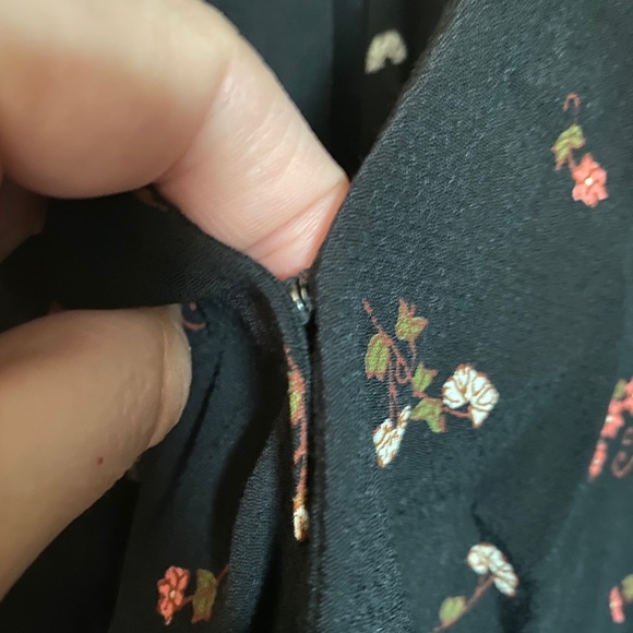 Madewell-Black, floral, wrap top - Picture 5 of 7